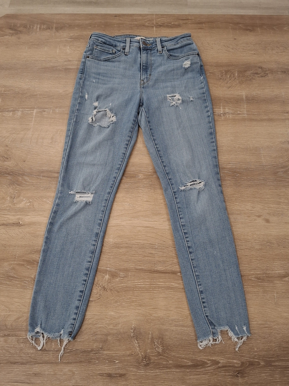 Levi's 721 High Rise Skinny Jeans Women's 28 x 30 Light Wash Distressed